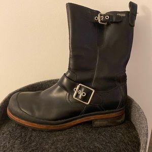 Ugg Mens boots, size 9.5, EUC